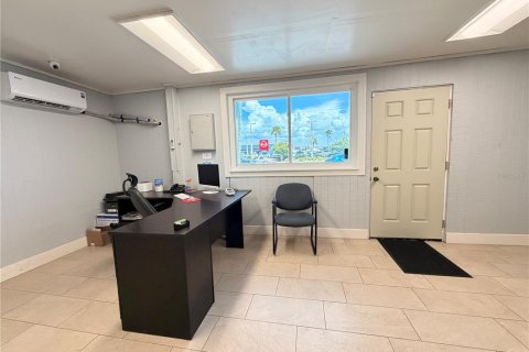 Propiedad comercial en venta en Saint Petersburg, Florida, 231.88 m2 № 2348218 - foto 14