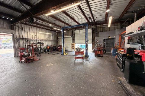 Propiedad comercial en venta en Saint Petersburg, Florida, 231.88 m2 № 2348218 - foto 18