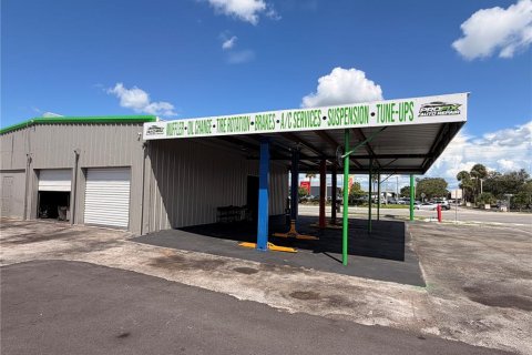 Propiedad comercial en Saint Petersburg, Florida 231.88 m2 № 2348218