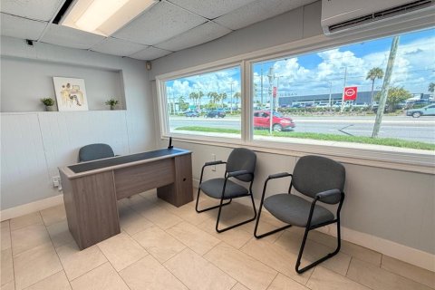 Propiedad comercial en venta en Saint Petersburg, Florida, 231.88 m2 № 2348218 - foto 10