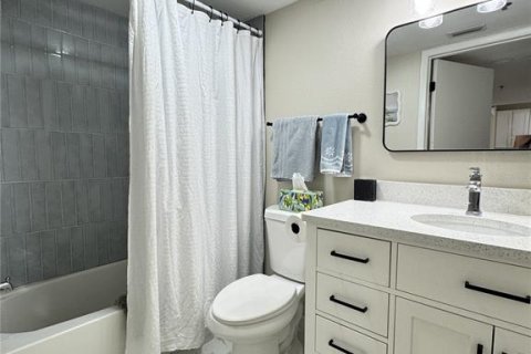 Condo in Bradenton, Florida, 2 bedrooms  № 2225204 - photo 30