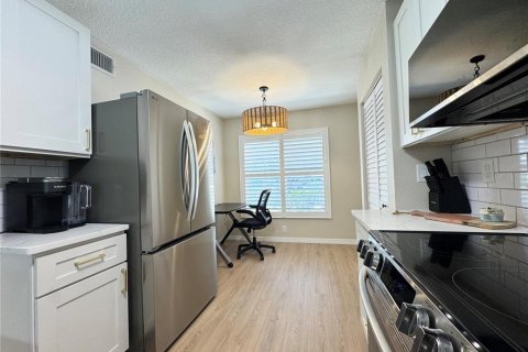 Condo in Bradenton, Florida, 2 bedrooms  № 2225204 - photo 6