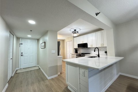 Condo in Bradenton, Florida, 2 bedrooms  № 2225204 - photo 4