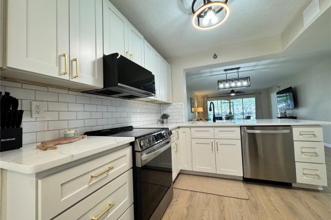 Condo in Bradenton, Florida, 2 bedrooms  № 2225204 - photo 7