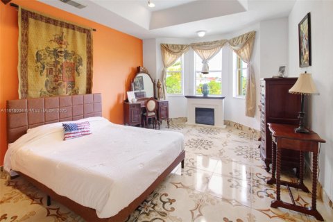 House in Miami, Florida 4 bedrooms, 234.86 sq.m. № 1958502 - photo 22