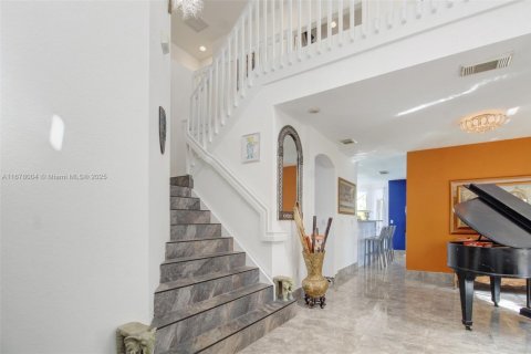 House in Miami, Florida 4 bedrooms, 234.86 sq.m. № 1958502 - photo 8