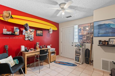 Townhouse in Miami, Florida 4 bedrooms, 125.14 sq.m. № 2393034 - photo 19
