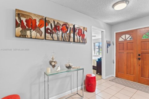 Townhouse in Miami, Florida 4 bedrooms, 125.14 sq.m. № 2393034 - photo 6