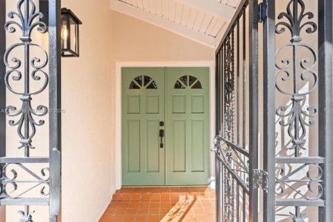 Townhouse in Miami, Florida 4 bedrooms, 125.14 sq.m. № 2393034 - photo 3