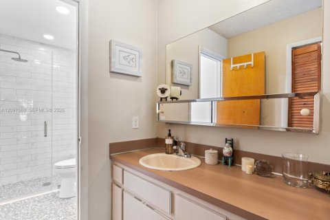 Townhouse in Miami, Florida 4 bedrooms, 125.14 sq.m. № 2393034 - photo 25