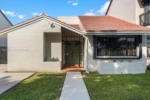 Townhouse in Miami, Florida 4 bedrooms, 125.14 sq.m. № 2393034