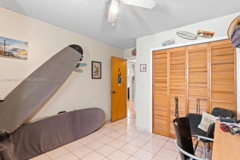 Townhouse in Miami, Florida 4 bedrooms, 125.14 sq.m. № 2393034 - photo 21