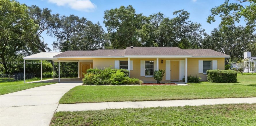 House in Saint Augustine, Florida 3 bedrooms, 114.46 sq.m. № 1979375