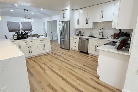 Villa ou maison à vendre à Gainesville, Floride: 4 chambres, 223.06 m2 № 1900135 - photo 3
