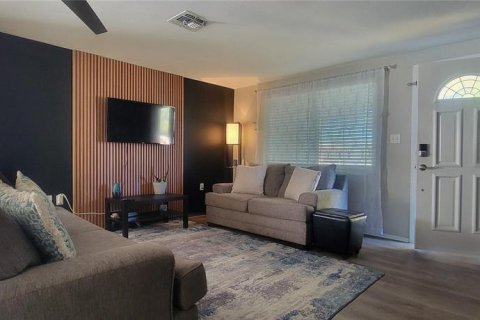 House in Holiday, Florida 3 bedrooms, 119.19 sq.m. № 1361302 - photo 2