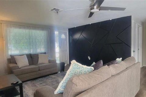 House in Holiday, Florida 3 bedrooms, 119.19 sq.m. № 1361302 - photo 4