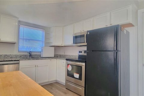 House in Holiday, Florida 3 bedrooms, 119.19 sq.m. № 1361302 - photo 11