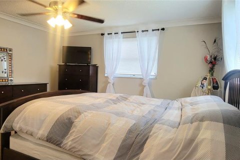 House in Holiday, Florida 3 bedrooms, 119.19 sq.m. № 1361302 - photo 15