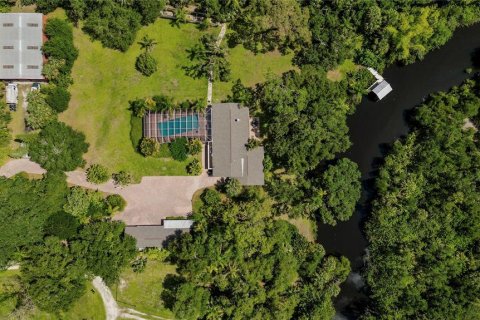 Villa ou maison à Alva, Floride 5 chambres, 326.27 m2 № 2124333