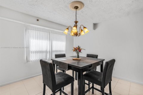 Снять в аренду кондоминиум в Бока-Ратон, Флорида 2 спальни, 128.39м2, № 1948153 - фото 9