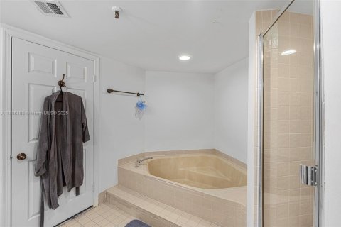 Снять в аренду кондоминиум в Бока-Ратон, Флорида 2 спальни, 128.39м2, № 1948153 - фото 22