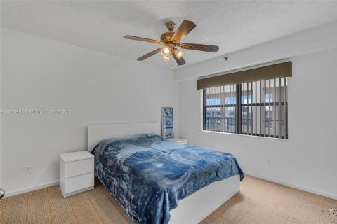 Снять в аренду кондоминиум в Бока-Ратон, Флорида 2 спальни, 128.39м2, № 1948153 - фото 25