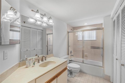 Снять в аренду кондоминиум в Бока-Ратон, Флорида 2 спальни, 128.39м2, № 1948153 - фото 27