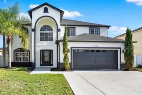House in Kissimmee, Florida 6 bedrooms, 264.49 sq.m. № 2353363