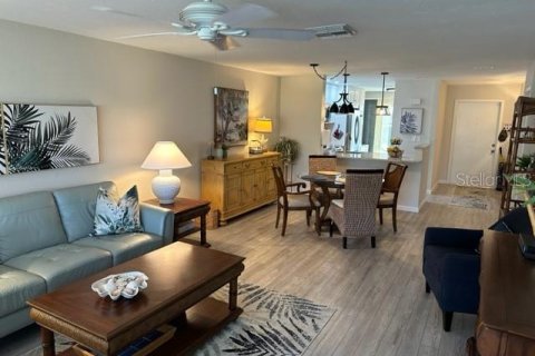 Condo in Sarasota, Florida, 2 bedrooms  № 831265 - photo 6