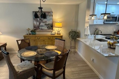 Condo in Sarasota, Florida, 2 bedrooms  № 831265 - photo 4