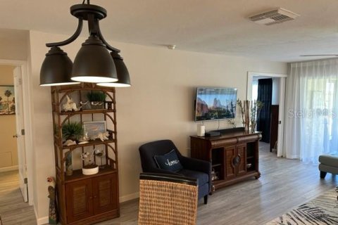 Condo in Sarasota, Florida, 2 bedrooms  № 831265 - photo 8