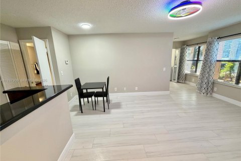 Снять в аренду кондоминиум в Дейви, Флорида 1 спальня, 60.39м2, № 1995675 - фото 2