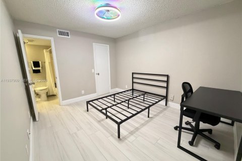 Снять в аренду кондоминиум в Дейви, Флорида 1 спальня, 60.39м2, № 1995675 - фото 12