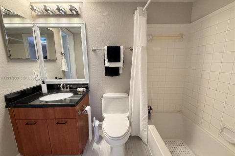 Снять в аренду кондоминиум в Дейви, Флорида 1 спальня, 60.39м2, № 1995675 - фото 10