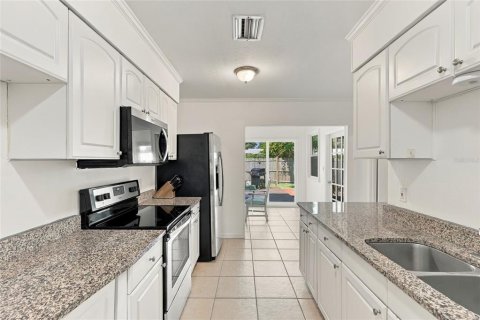 Villa ou maison à vendre à Sarasota, Floride: 2 chambres, 112.41 m2 № 2413756 - photo 24