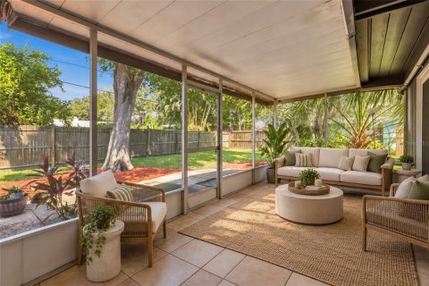 Villa ou maison à vendre à Sarasota, Floride: 2 chambres, 112.41 m2 № 2413756 - photo 11