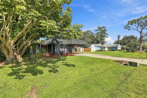 Villa ou maison à vendre à Sarasota, Floride: 2 chambres, 112.41 m2 № 2413756 - photo 6