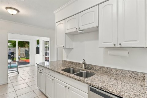Villa ou maison à vendre à Sarasota, Floride: 2 chambres, 112.41 m2 № 2413756 - photo 25