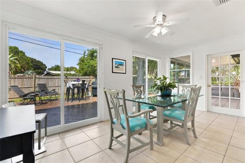 Villa ou maison à vendre à Sarasota, Floride: 2 chambres, 112.41 m2 № 2413756 - photo 28
