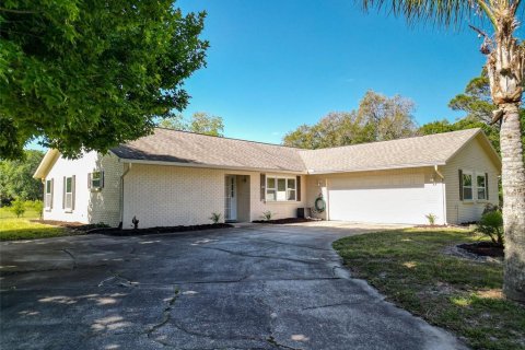 Casa en Oak Hill, Florida 3 dormitorios, 170.29 m2 № 2104618