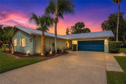 House in Crystal River, Florida 4 bedrooms, 194.63 sq.m. № 2297199 - photo 2