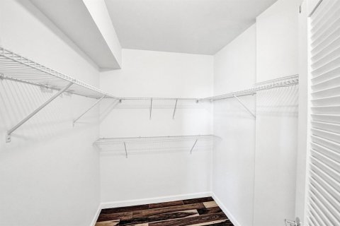 Снять в аренду кондоминиум в Делрей-Бич, Флорида 4 комнаты, 109.16м2, № 2085441 - фото 17