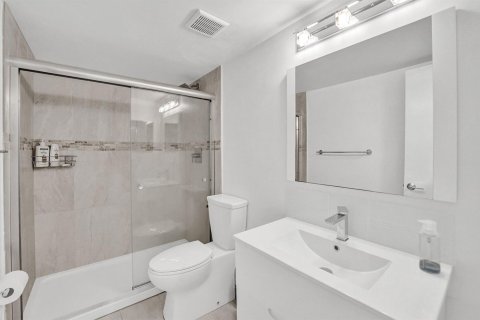 Снять в аренду кондоминиум в Делрей-Бич, Флорида 4 комнаты, 109.16м2, № 2085441 - фото 21