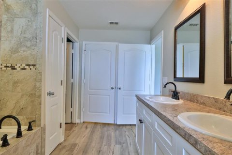 Villa ou maison à louer à New Smyrna Beach, Floride: 5 chambres, 312.89 m2 № 1785408 - photo 17