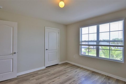 Villa ou maison à louer à New Smyrna Beach, Floride: 5 chambres, 312.89 m2 № 1785408 - photo 3