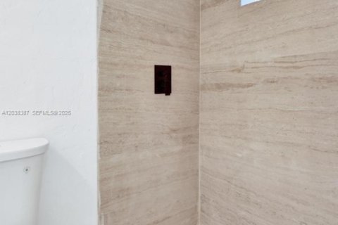 Townhouse in North Miami, Florida 2 bedrooms, 134.15 sq.m. № 2082976 - photo 15