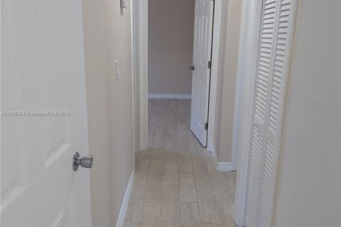 Villa ou maison à louer à Miami, Floride: 2 chambres, 92.9 m2 № 1973358 - photo 6