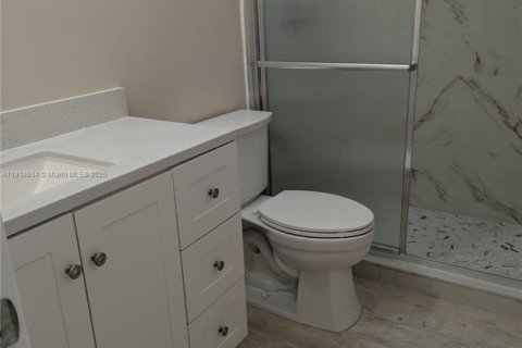 Villa ou maison à louer à Miami, Floride: 2 chambres, 92.9 m2 № 1973358 - photo 7