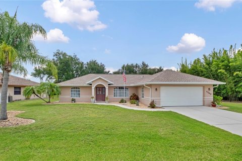 Villa ou maison à vendre à Punta Gorda, Floride: 3 chambres, 127.65 m2 № 2126086 - photo 12