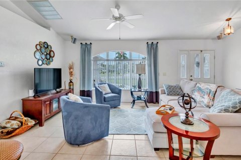 Villa ou maison à vendre à Punta Gorda, Floride: 3 chambres, 127.65 m2 № 2126086 - photo 16